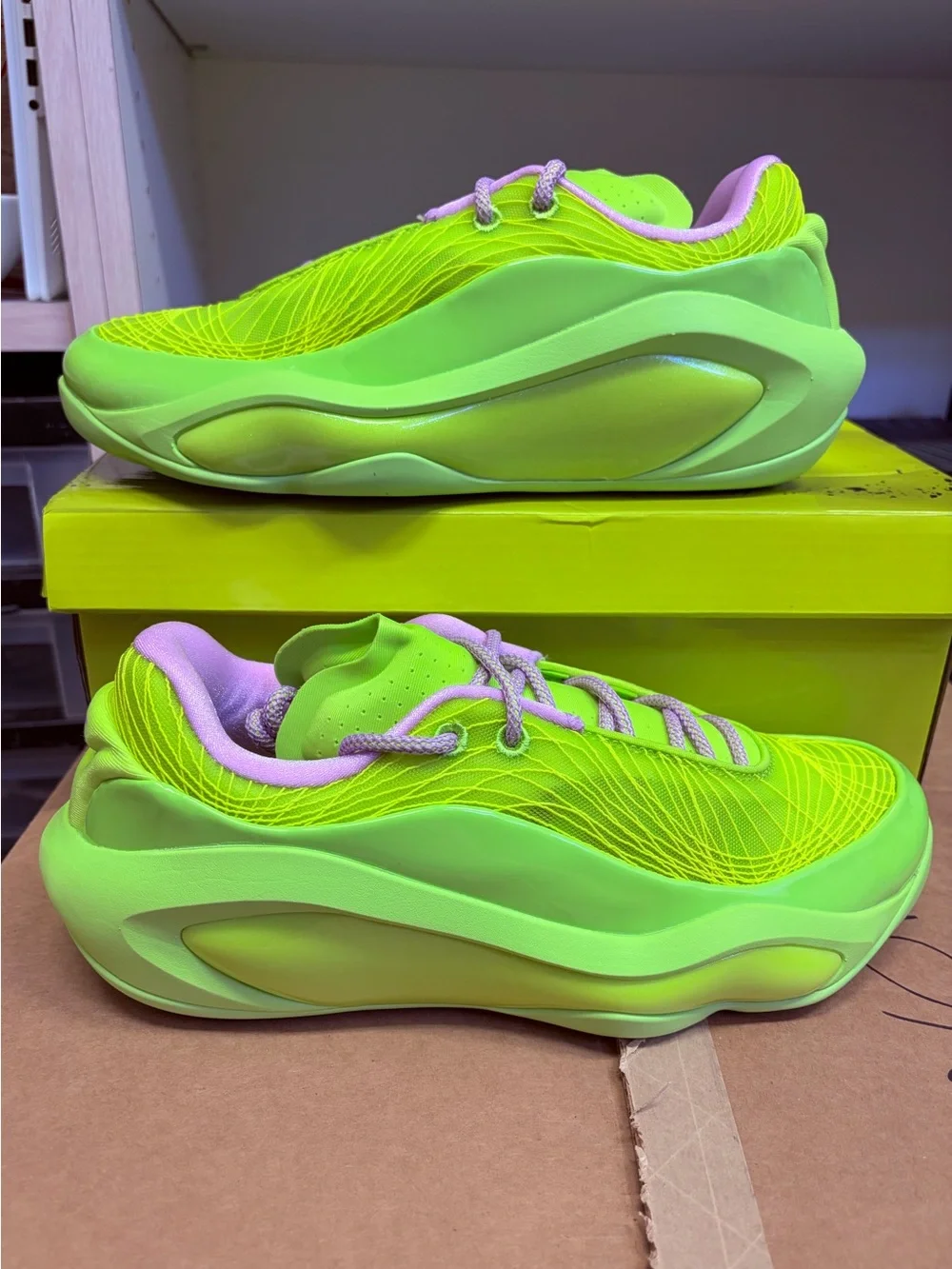 EQLZ 247 NXT “Lightburst” Size 9 Men’s Basketball *Brand new*